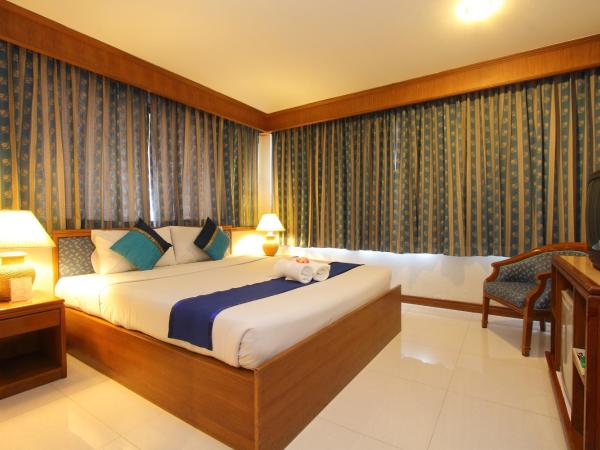 Silom Avenue Inn : photo 6 de la chambre chambre double ou lits jumeaux supérieure