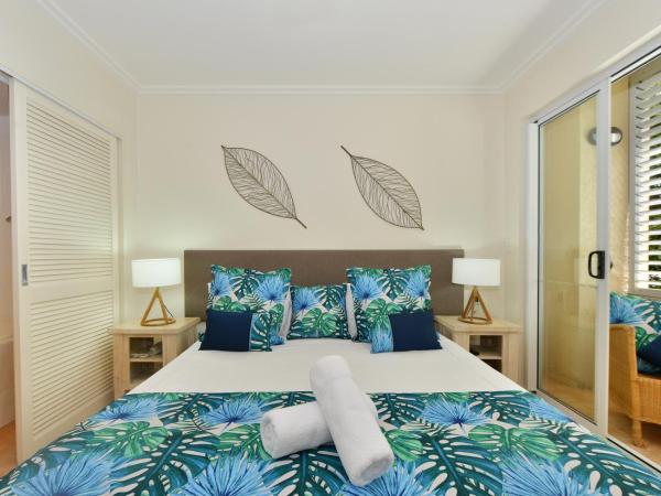 Cayman Villas Port Douglas : photo 2 de la chambre villa 2 chambres :