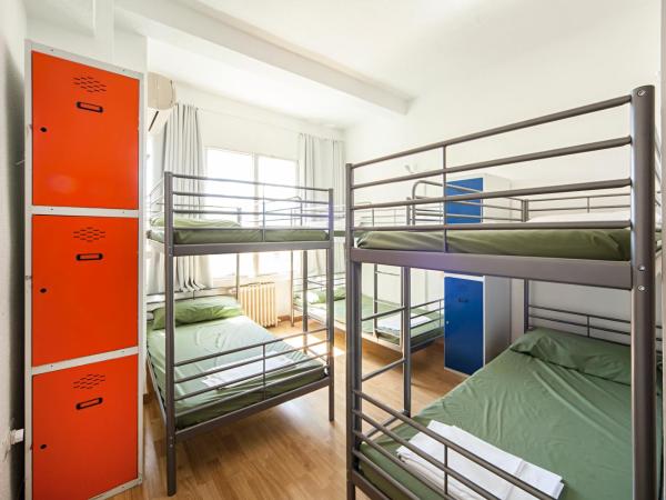 Madrid Motion Hostels : photo 4 de la chambre lit dans dortoir pour femmes de 6 lits avec salle de bains privative