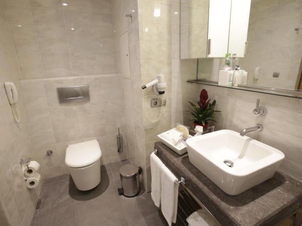 Housez Suites & Apartments Special Class : photo 2 de la chambre suite affaires
