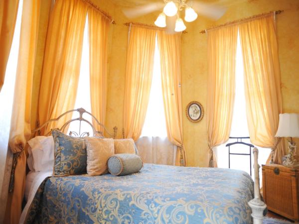 HH Whitney House - A Bed & Breakfast on the Historic Esplanade : photo 3 de la chambre suite lit queen-size