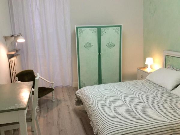 Le Camere di Casa Cassandra : photo 2 de la chambre chambre triple avec salle de bains privative séparée