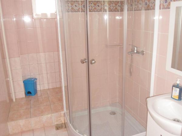 Nora Ház Hajdúszoboszló : photo 2 de la chambre chambre quadruple confort