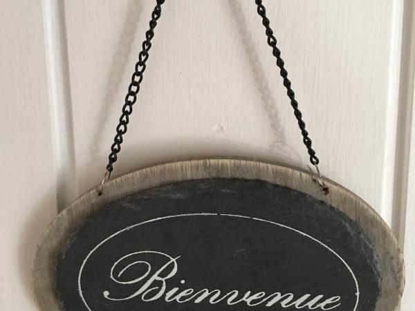 Chambres d'hôtes Des Tours à La Rochelle : photo 5 de la chambre hébergement double st. nicolas - vue sur piscine