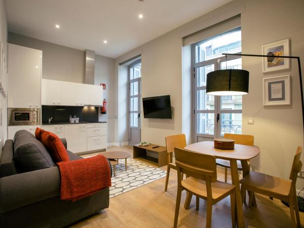 Legazpi Doce Rooms & Suites : photo 8 de la chambre appartement 1 chambre - vue sur ville