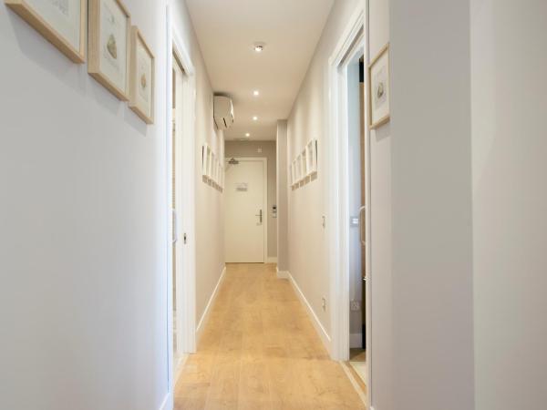 Legazpi Doce Rooms & Suites : photo 7 de la chambre appartement 1 chambre avec balcon