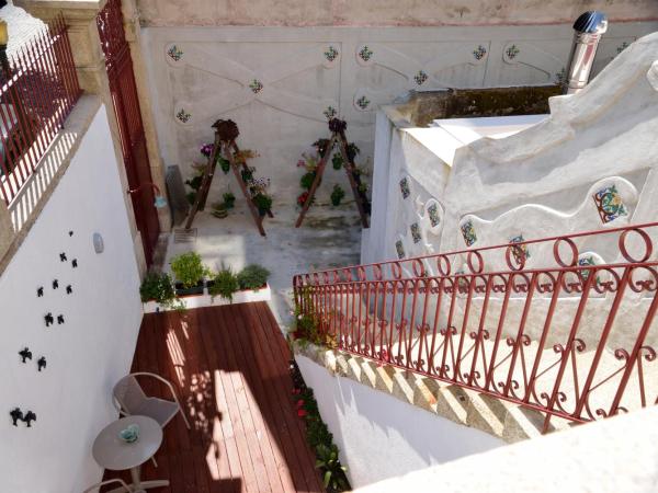 Dukes Corner Guest House : photo 2 de la chambre chambre double ou lits jumeaux - vue sur jardin