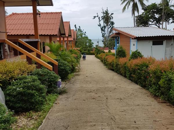 Lanta Paradise Beach Resort : photo 4 de la chambre chambre lit king-size - vue sur montagne