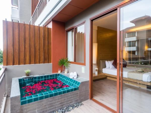 Ayrest Hua Hin Hotel : photo 1 de la chambre chambre de luxe avec baignoire spa