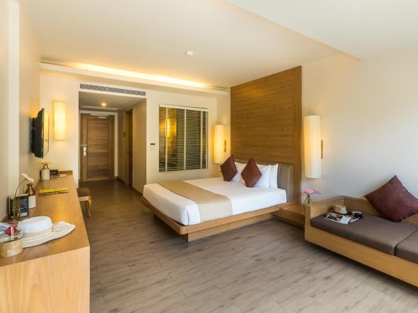 Ayrest Hua Hin Hotel : photo 6 de la chambre chambre de luxe avec accès à la piscine et baignoire spa