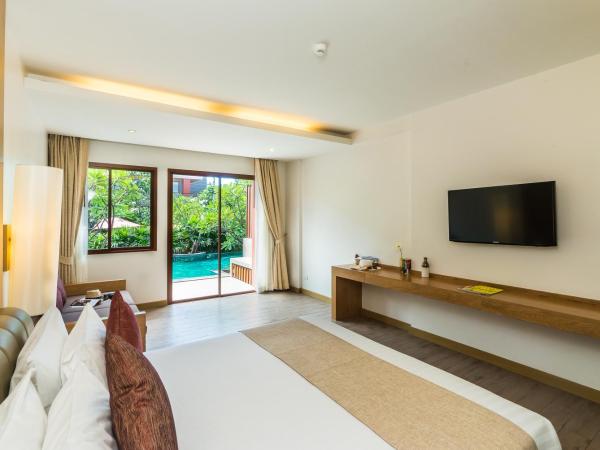 Ayrest Hua Hin Hotel : photo 5 de la chambre chambre de luxe avec accès à la piscine et baignoire spa