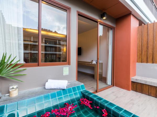 Ayrest Hua Hin Hotel : photo 4 de la chambre chambre de luxe avec baignoire spa