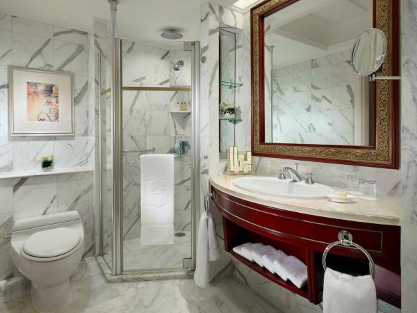 Pudong Shangri-La, Shanghai : photo 7 de la chambre chambre lit king-size de luxe horizon