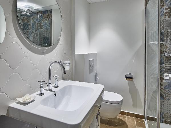 Ermitage de l'Oasis & Spa - Cannes Mandelieu : photo 2 de la chambre suite junior panoramique - vue sur mer