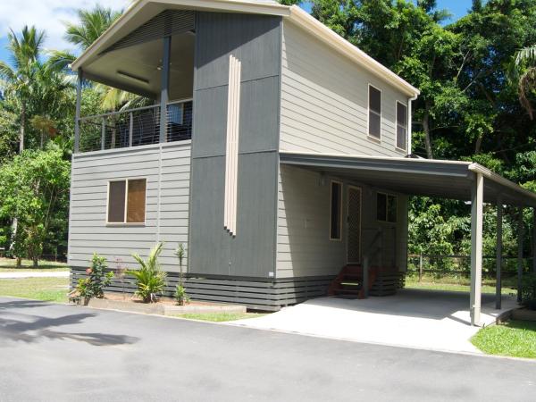 Cairns Crystal Cascades Holiday Park : photo 1 de la chambre two-bedroom villa with spa bath - birdswing