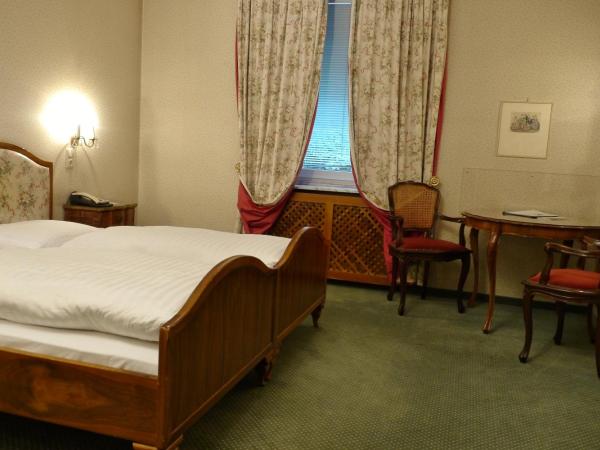 Hotel Hohenstauffen : photo 7 de la chambre chambre double