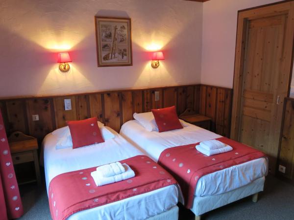 Le Dahu : photo 6 de la chambre hébergement lits jumeaux confort - vue sur montagne