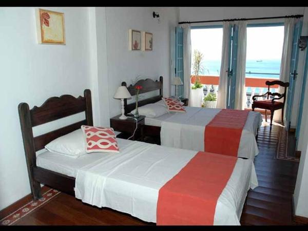 Bed & breakfast Villa Carmo : photo 3 de la chambre chambre quadruple - vue sur mer