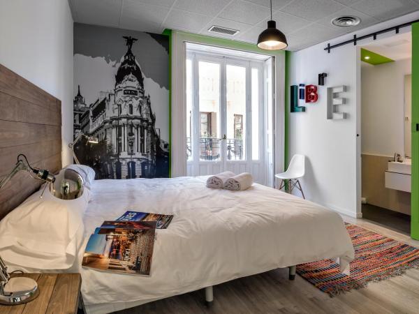 Safestay Madrid Central : photo 1 de la chambre chambre double avec salle de bains privative 