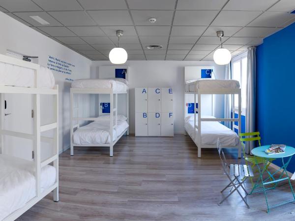 Safestay Madrid Central : photo 5 de la chambre lit dans dortoir femmes de 6 lits avec salle de bains commune