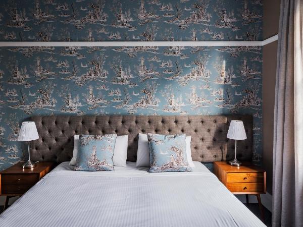 The North Sydney Hotel : photo 1 de la chambre chambre lit king-size avec salle de bains commune