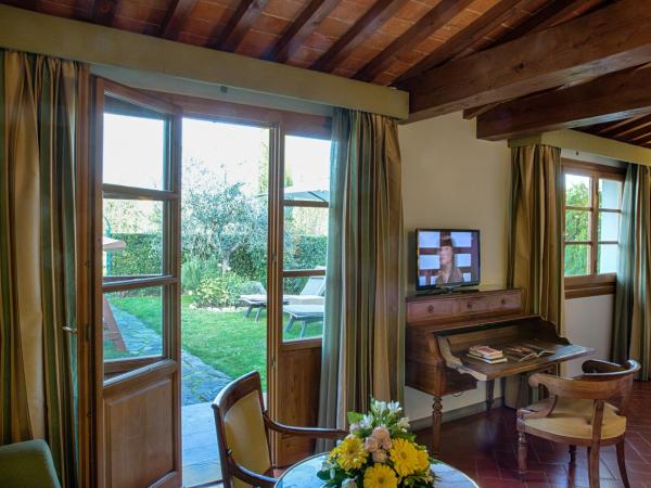 Villa Olmi Firenze : photo 7 de la chambre suite junior avec jardin privé (3 adultes)