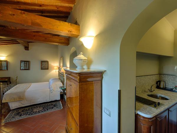 Villa Olmi Firenze : photo 6 de la chambre suite junior avec jardin privé (3 adultes)