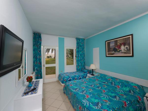 Hotel El Fell : photo 3 de la chambre chambre simple - vue sur jardin