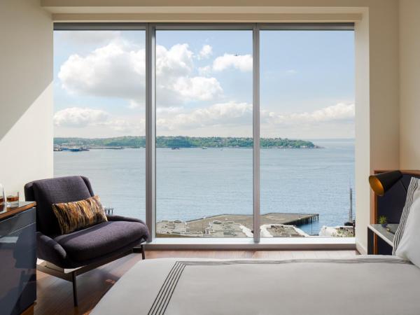 Thompson Seattle, by Hyatt : photo 2 de la chambre chambre deluxe avec 2 lits queen-size - vue sur eau