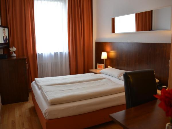 Hotel Italia : photo 8 de la chambre chambre double avec lit queen-size