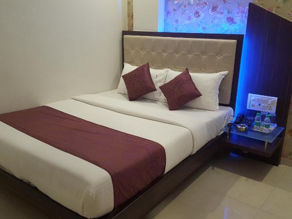 Hotel Sanjary Palace : photo 4 de la chambre chambre double deluxe