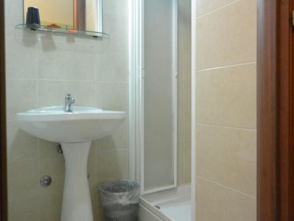 Hotel Mercurio : photo 3 de la chambre chambre triple