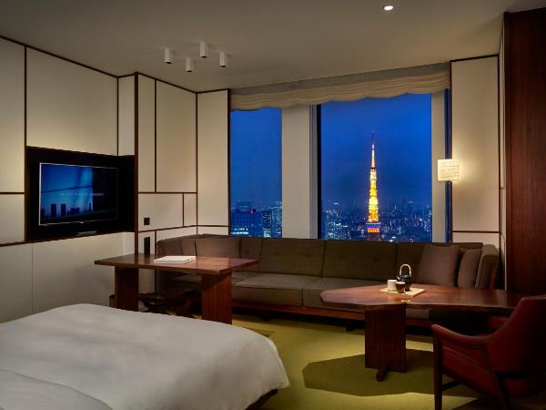 Andaz Tokyo - A Concept by Hyatt : photo 4 de la chambre chambre lit king-size - vue sur tour
