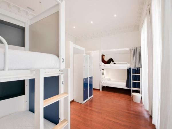 The Central House Barcelona Gracia : photo 4 de la chambre lit dans dortoir mixte de 10 lits avec salle de bains commune