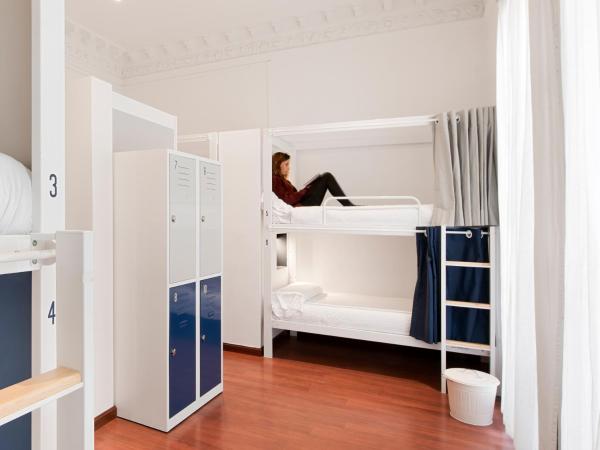 The Central House Barcelona Gracia : photo 5 de la chambre lit dans dortoir mixte de 8 lits avec salle de bains commune