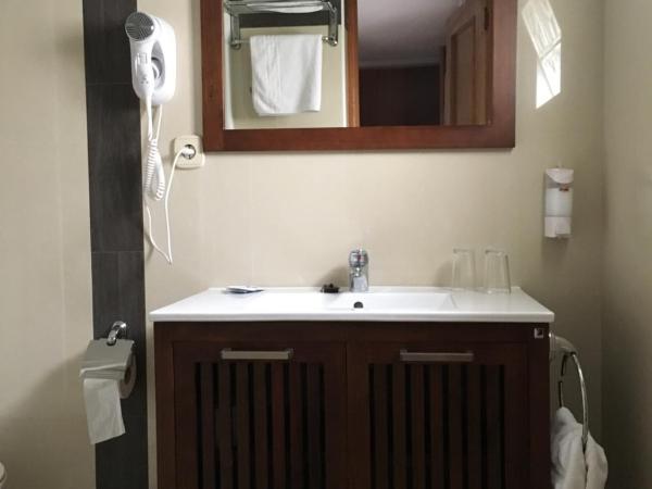 Hostal Mont Royal : photo 6 de la chambre chambre double deluxe avec balcon