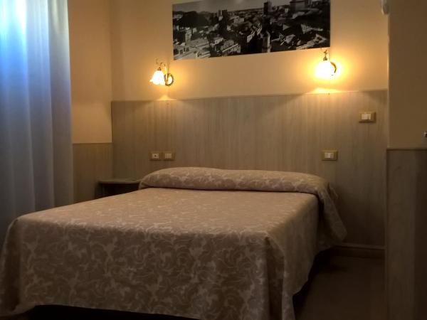 Hotel Cantore : photo 1 de la chambre chambre simple avec petit lit double