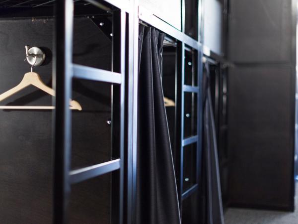 The Pod Sydney : photo 6 de la chambre lit simple dans dortoir mixte avec salle de bains commune 