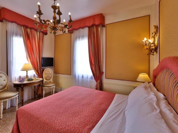 Hotel Arlecchino : photo 5 de la chambre petite chambre double classique - vue sur canal