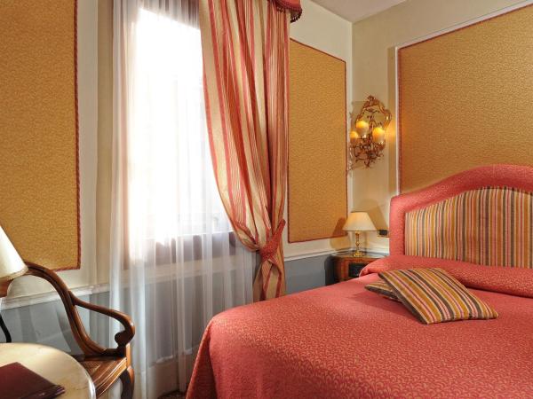 Hotel Arlecchino : photo 3 de la chambre chambre double classique