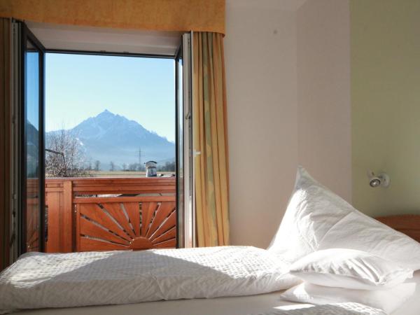 Hotel Sonnenhof - bed & breakfast & appartements : photo 3 de la chambre chambre double standard avec balcon 