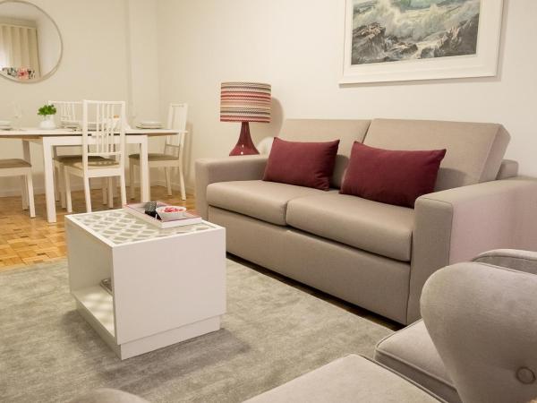 Simon Guest Apartments : photo 2 de la chambre grande chambre double ou lits jumeaux