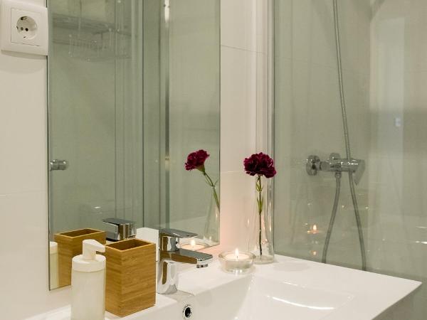 Simon Guest Apartments : photo 5 de la chambre chambre double ou lits jumeaux