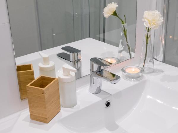 Simon Guest Apartments : photo 9 de la chambre chambre double ou lits jumeaux