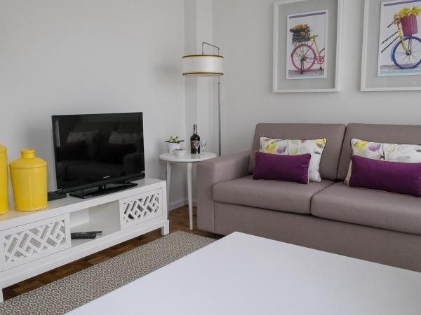 Simon Guest Apartments : photo 4 de la chambre chambre double ou lits jumeaux avec terrasse