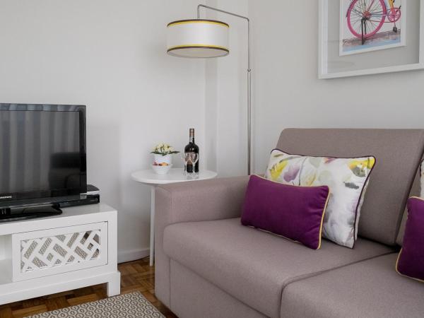 Simon Guest Apartments : photo 9 de la chambre chambre double ou lits jumeaux avec terrasse