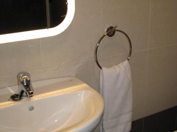 Barri Antic Hostel & Pub : photo 6 de la chambre suite classique