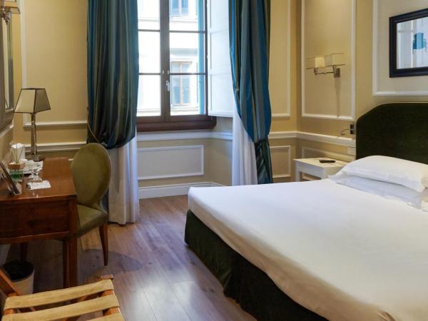 FH55 Hotel Calzaiuoli : photo 3 de la chambre chambre double ou lits jumeaux prestige