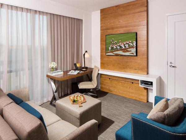 AT&T Hotel & Conference Center : photo 6 de la chambre chambre lit king-size exécutive