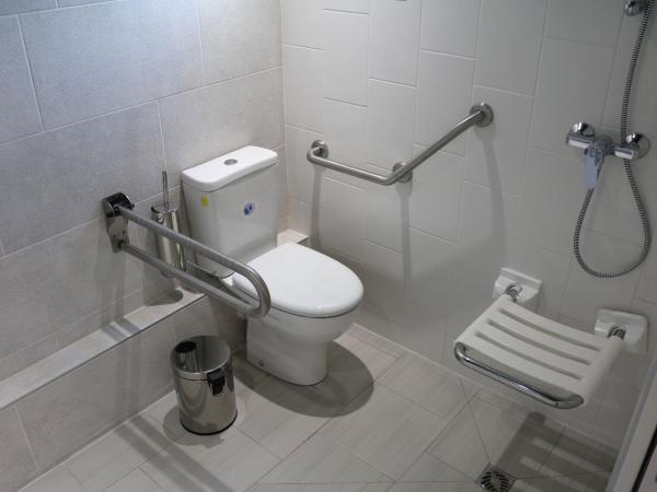 Le Saint Aubert : photo 10 de la chambre chambre double ou lits jumeaux avec vue sur jardin